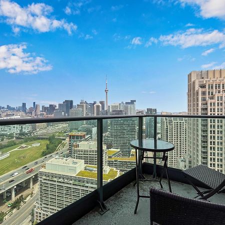 2 Bedroom Waterfront Condo Downtown W/ Free Parking Toronto Bagian luar foto