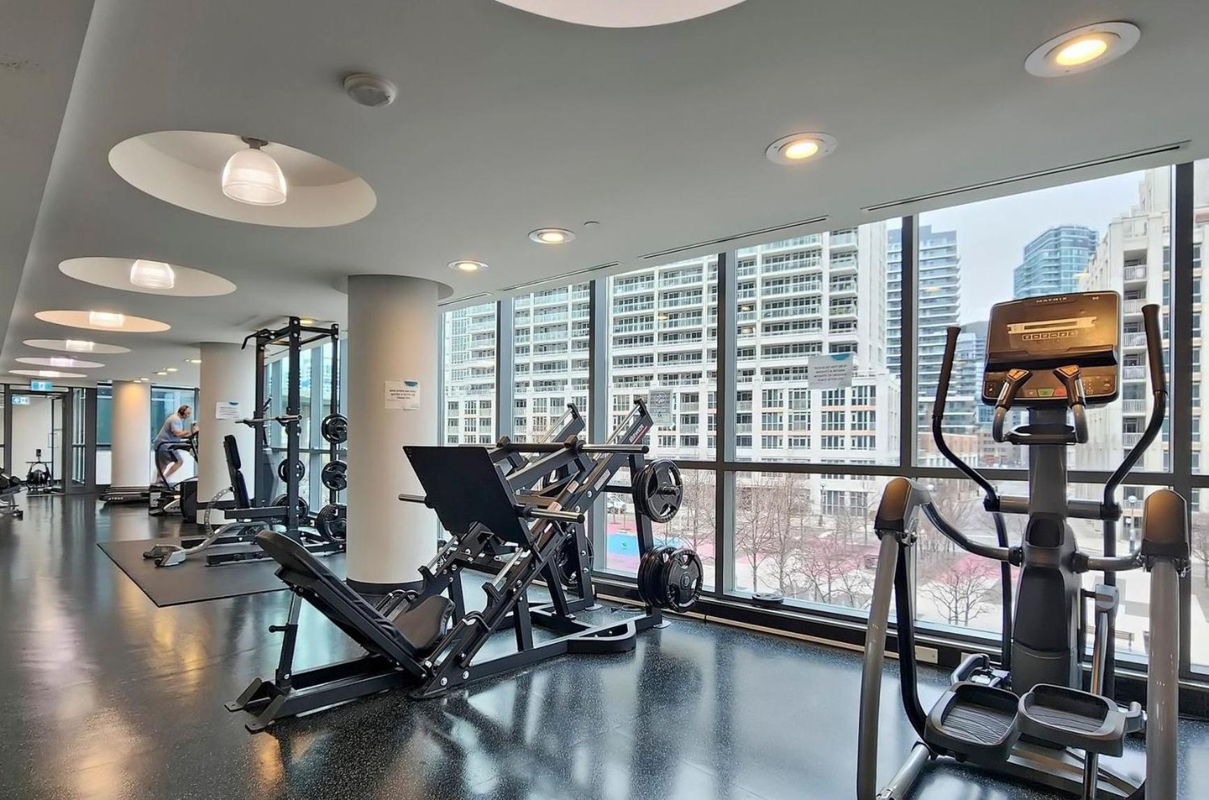 2 Bedroom Waterfront Condo Downtown W/ Free Parking Toronto Bagian luar foto
