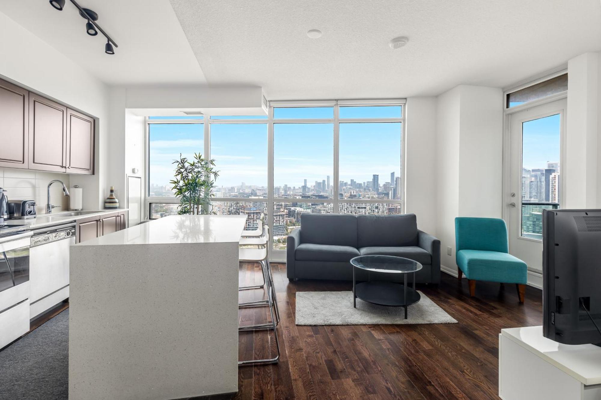 2 Bedroom Waterfront Condo Downtown W/ Free Parking Toronto Bagian luar foto