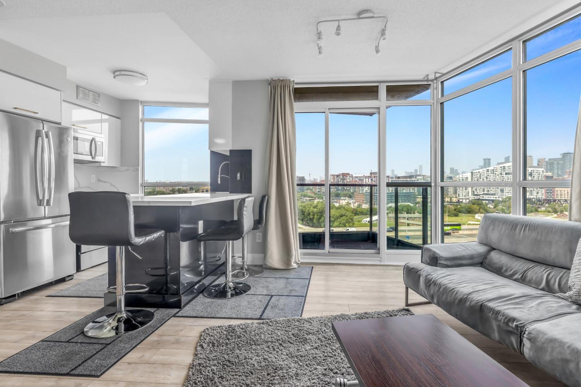 2 Bedroom Waterfront Condo Downtown W/ Free Parking Toronto Bagian luar foto