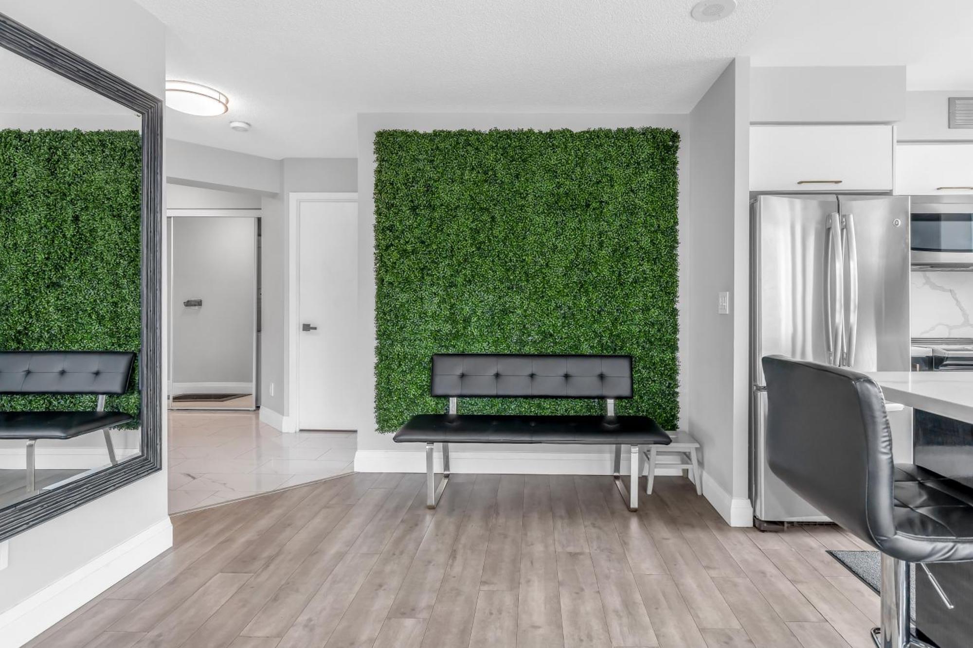 2 Bedroom Waterfront Condo Downtown W/ Free Parking Toronto Bagian luar foto