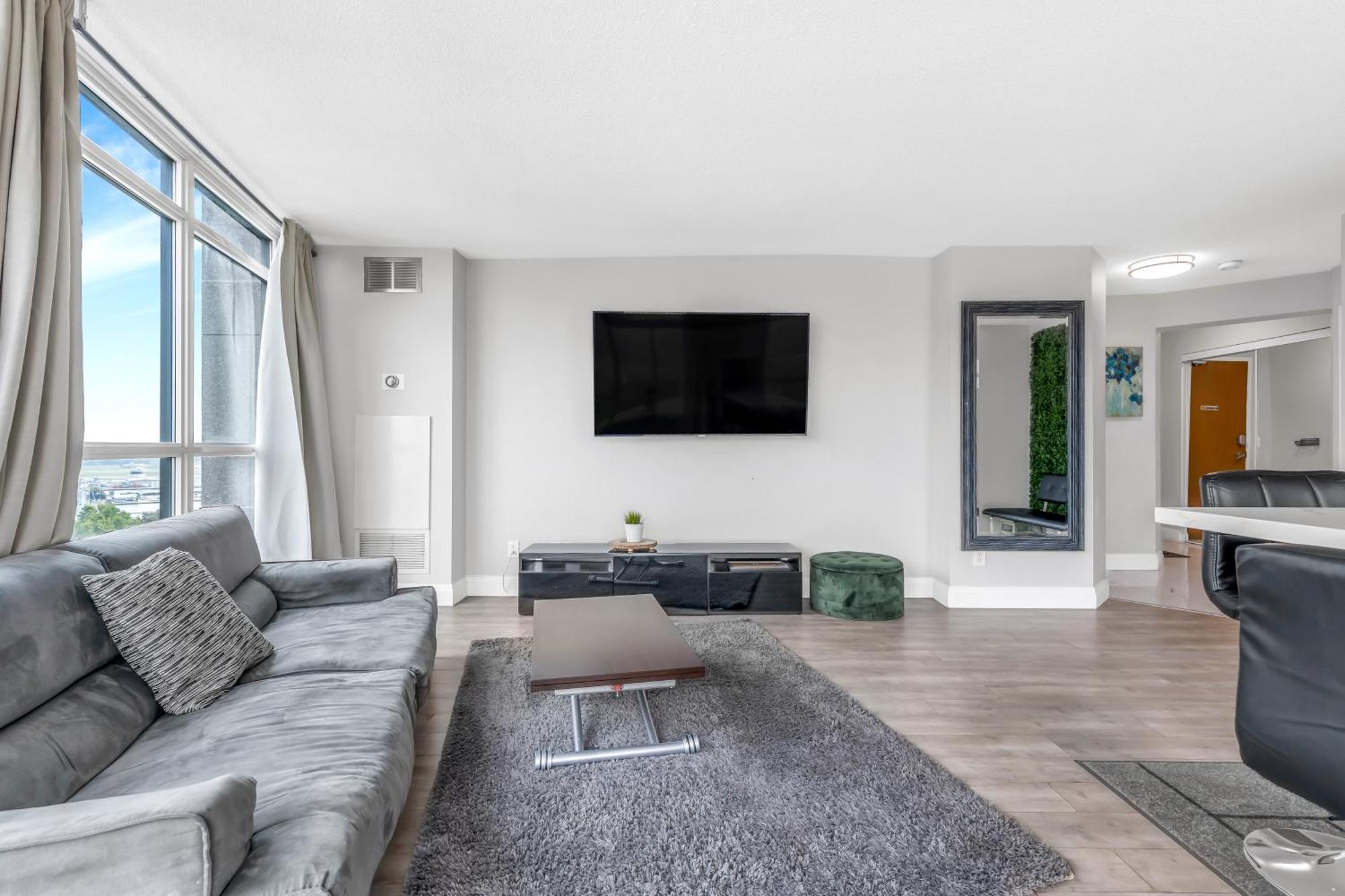 2 Bedroom Waterfront Condo Downtown W/ Free Parking Toronto Bagian luar foto